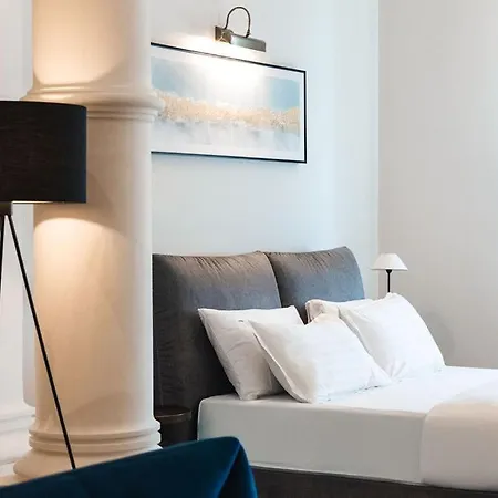 Luxury 3br Seaview In Balluta Building *
